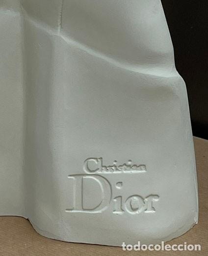 Arte: Figura de Christian Dior - Foto 3