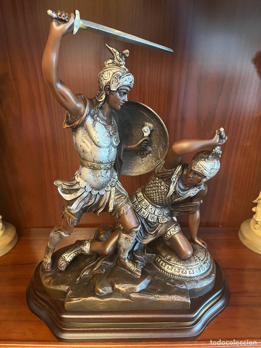 Arte: Escultura de dos guerreros