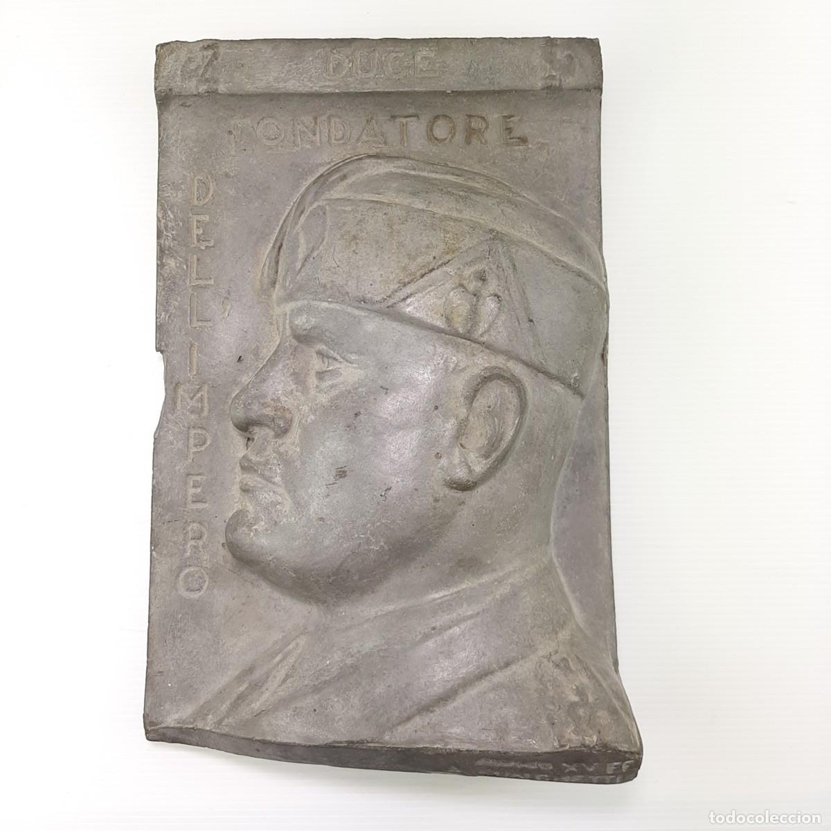 Arte: Volto in rilievo del Duce su tavola in cemento Antonio Minghetti anno 1936