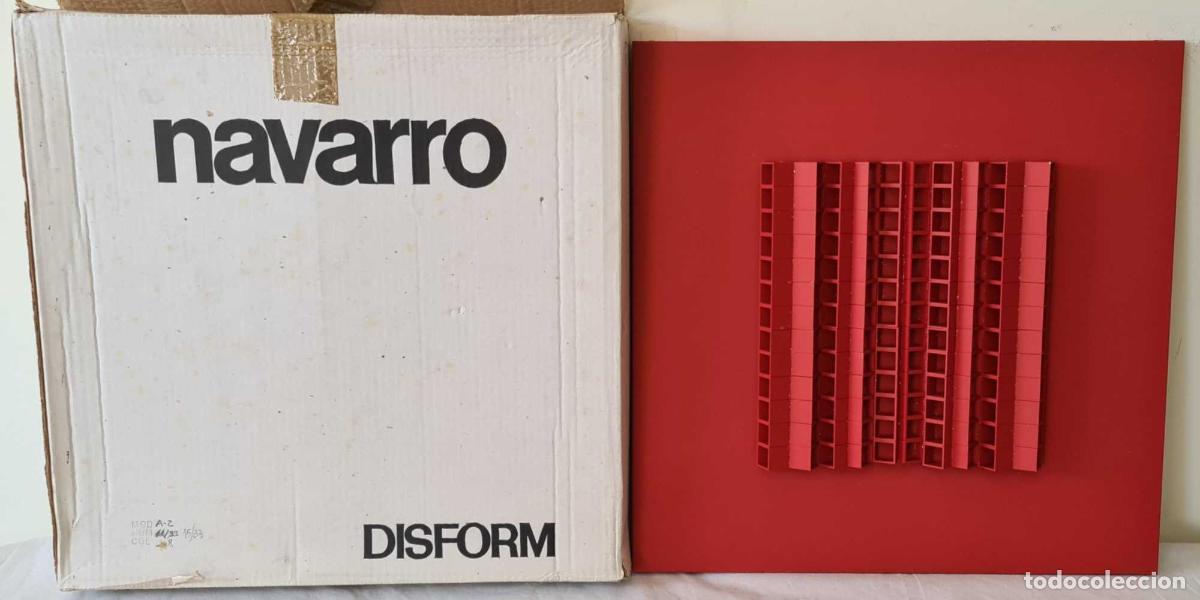 Kunst: JOSEP NAVARRO. ESCULTURA MODULAR OSCILANTE. METAL ESMALTADO. DISFORM. 1974.