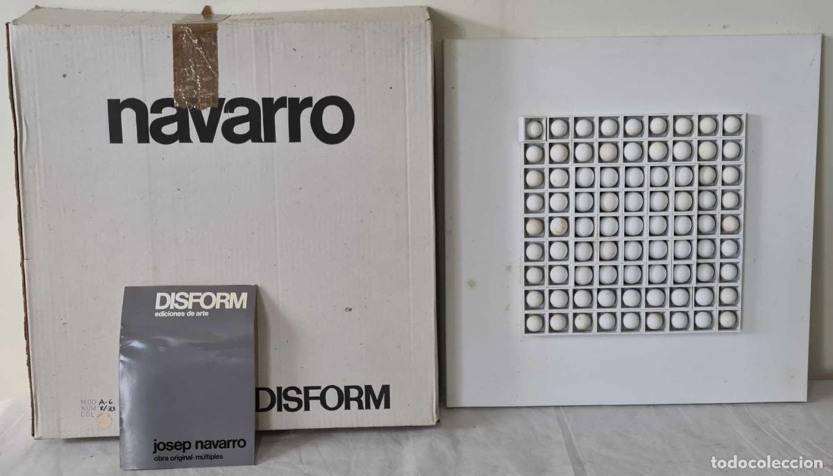 Kunst: JOSEP NAVARRO. ESCULTURA MODULAR OSCILANTE. METAL ESMALTADO. DISFORM. 1974.