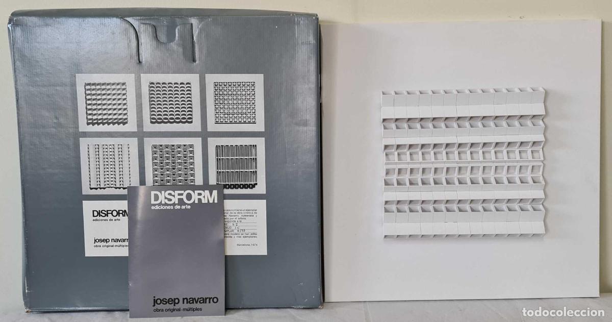 Art: JOSEP NAVARRO. ESCULTURA MODULAR OSCILANTE. METAL ESMALTADO. DISFORM. 1974.