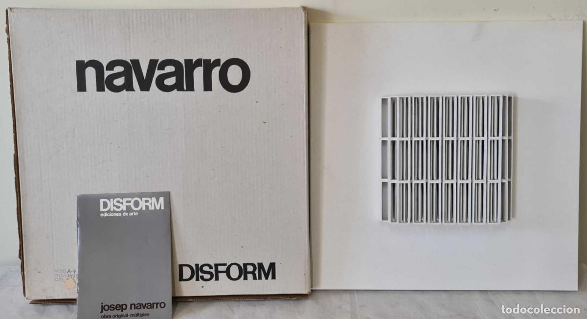 Arte: JOSEP NAVARRO. ESCULTURA MODULAR OSCILANTE. METAL ESMALTADO. DISFORM. 1974.