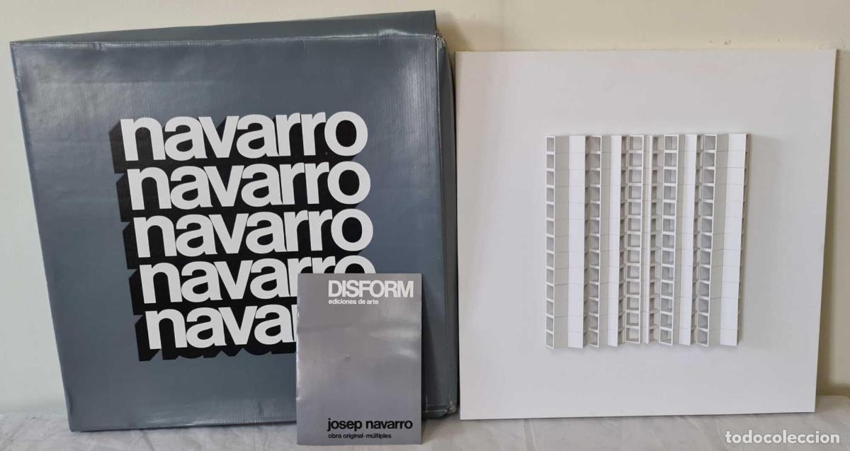 Arte: JOSEP NAVARRO. ESCULTURA MODULAR OSCILANTE. METAL ESMALTADO. DISFORM. 1974.