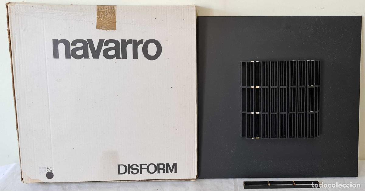 Arte: JOSEP NAVARRO. ESCULTURA MODULAR OSCILANTE. METAL ESMALTADO. DISFORM. 1974.