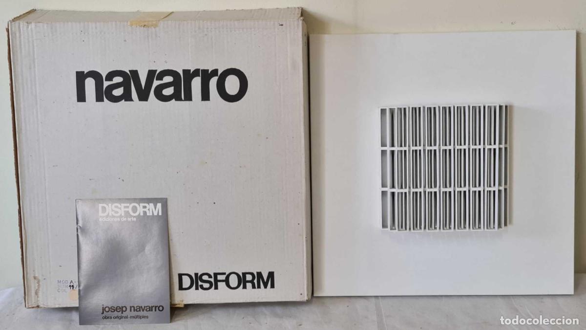 Arte: JOSEP NAVARRO. ESCULTURA MODULAR OSCILANTE. METAL ESMALTADO. DISFORM. 1974.
