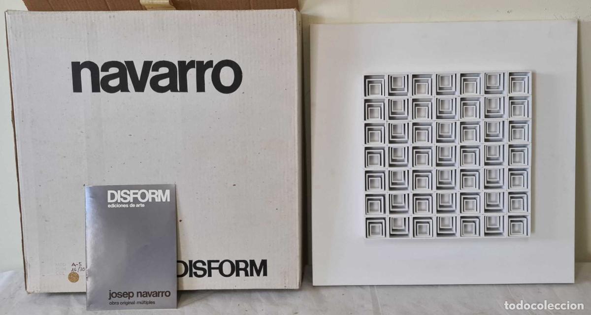 Kunst: JOSEP NAVARRO. ESCULTURA MODULAR OSCILANTE. METAL ESMALTADO. DISFORM. 1974.