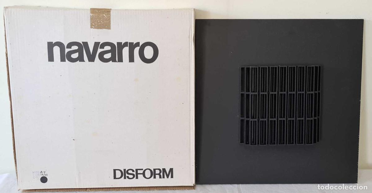 Kunst: JOSEP NAVARRO. ESCULTURA MODULAR OSCILANTE. METAL ESMALTADO. DISFORM. 1974.