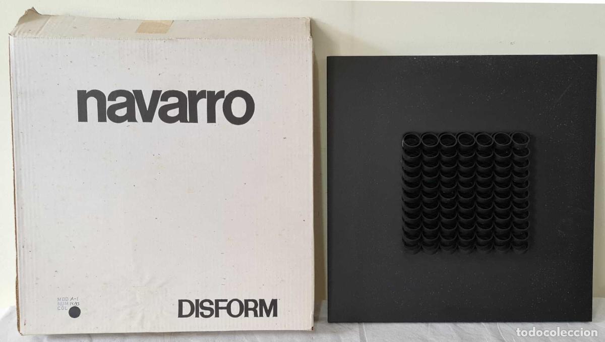 Art: JOSEP NAVARRO. ESCULTURA MODULAR OSCILANTE. METAL ESMALTADO. DISFORM. 1974.