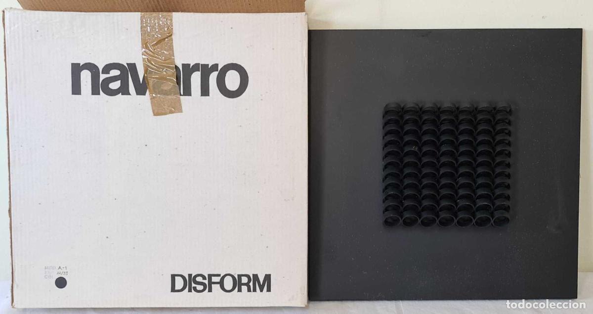 Arte: JOSEP NAVARRO. ESCULTURA MODULAR OSCILANTE. METAL ESMALTADO. DISFORM. 1974.