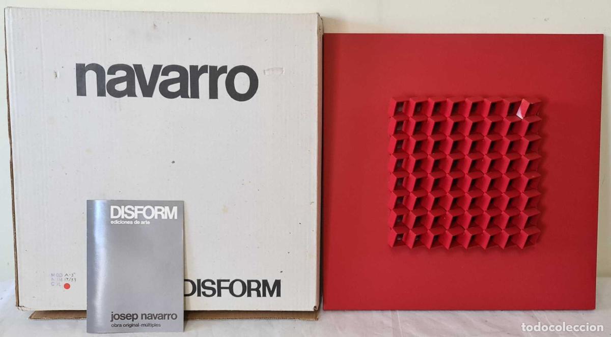 Arte: JOSEP NAVARRO. ESCULTURA MODULAR OSCILANTE. METAL ESMALTADO. DISFORM. 1974.