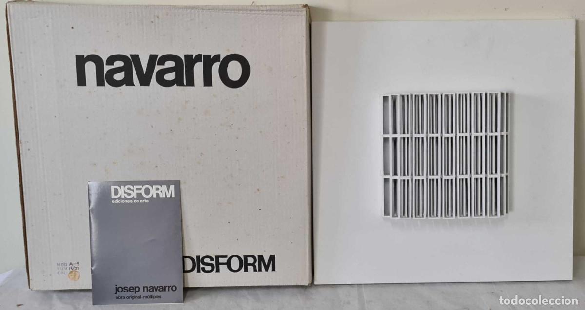 Arte: JOSEP NAVARRO. ESCULTURA MODULAR OSCILANTE. METAL ESMALTADO. DISFORM. 1974.