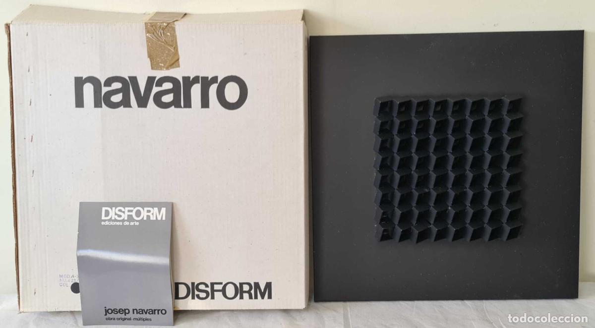 Art: JOSEP NAVARRO. ESCULTURA MODULAR OSCILANTE. METAL ESMALTADO. DISFORM. 1974.