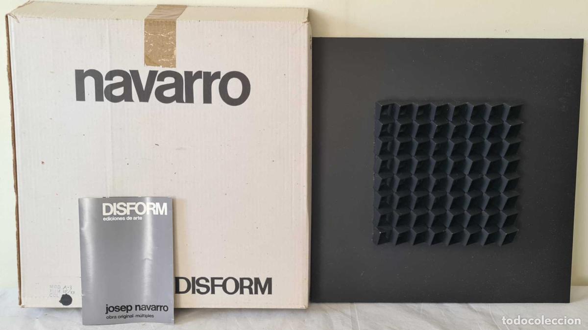 Art: JOSEP NAVARRO. ESCULTURA MODULAR OSCILANTE. METAL ESMALTADO. DISFORM. 1974.