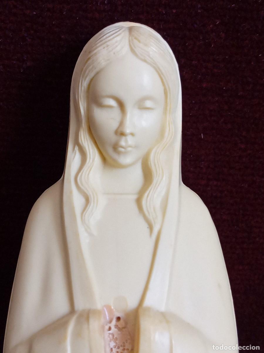 Arte: Virgen Mar&iacute;a realizada en pl&aacute;stico duro d&eacute;cada de los 60 - Foto 5