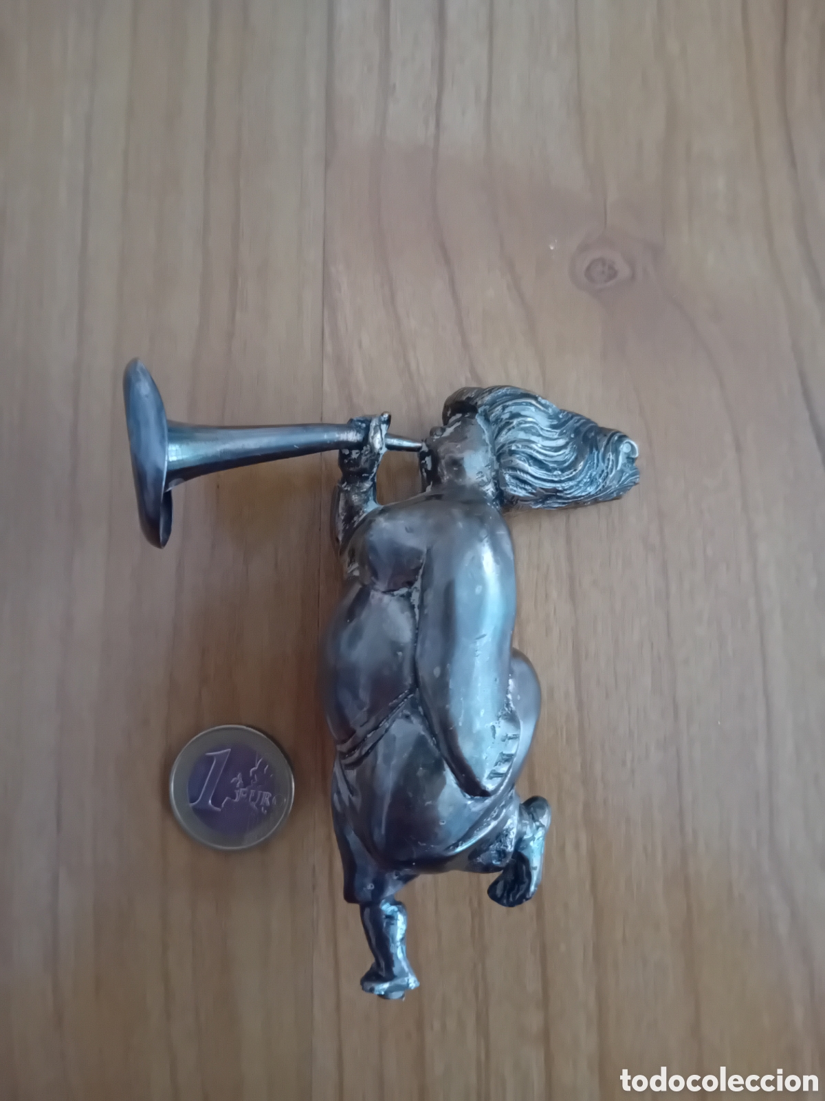 Arte: FIGURA PLATEADA. DIOSA FAMA, DISE&Ntilde;ADA POR ANTONIO MINGOTE. METALICA Y PESADA. PREMIO AMPE