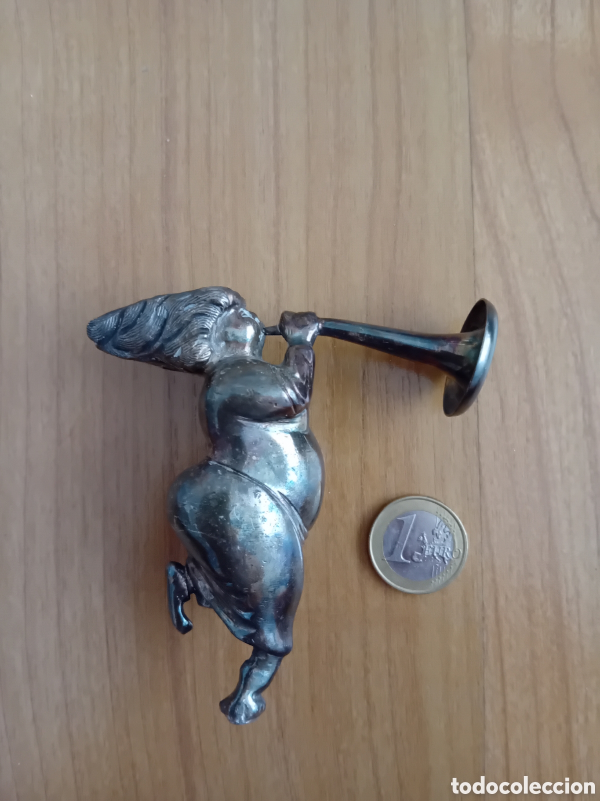 Arte: FIGURA PLATEADA. DIOSA FAMA, DISE&Ntilde;ADA POR ANTONIO MINGOTE. METALICA Y PESADA. PREMIO AMPE