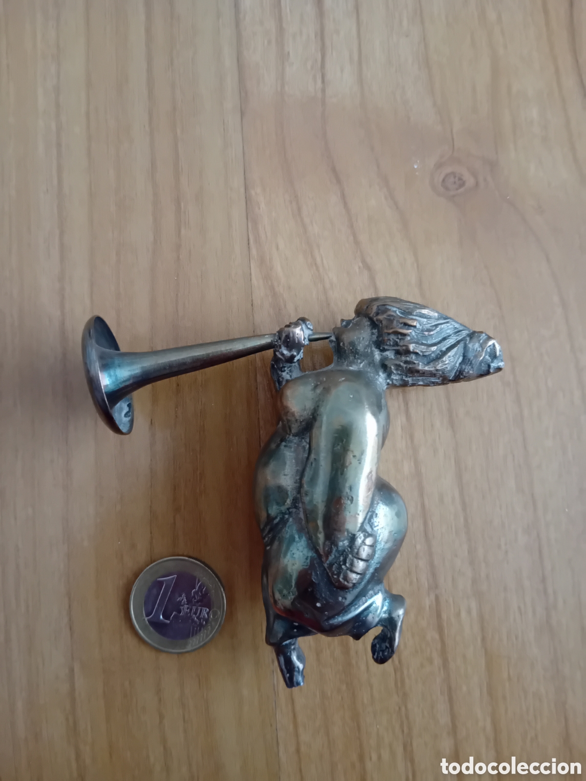 Arte: FIGURA PLATEADA. DIOSA FAMA, DISE&Ntilde;ADA POR ANTONIO MINGOTE. METALICA Y PESADA. PREMIO AMPE