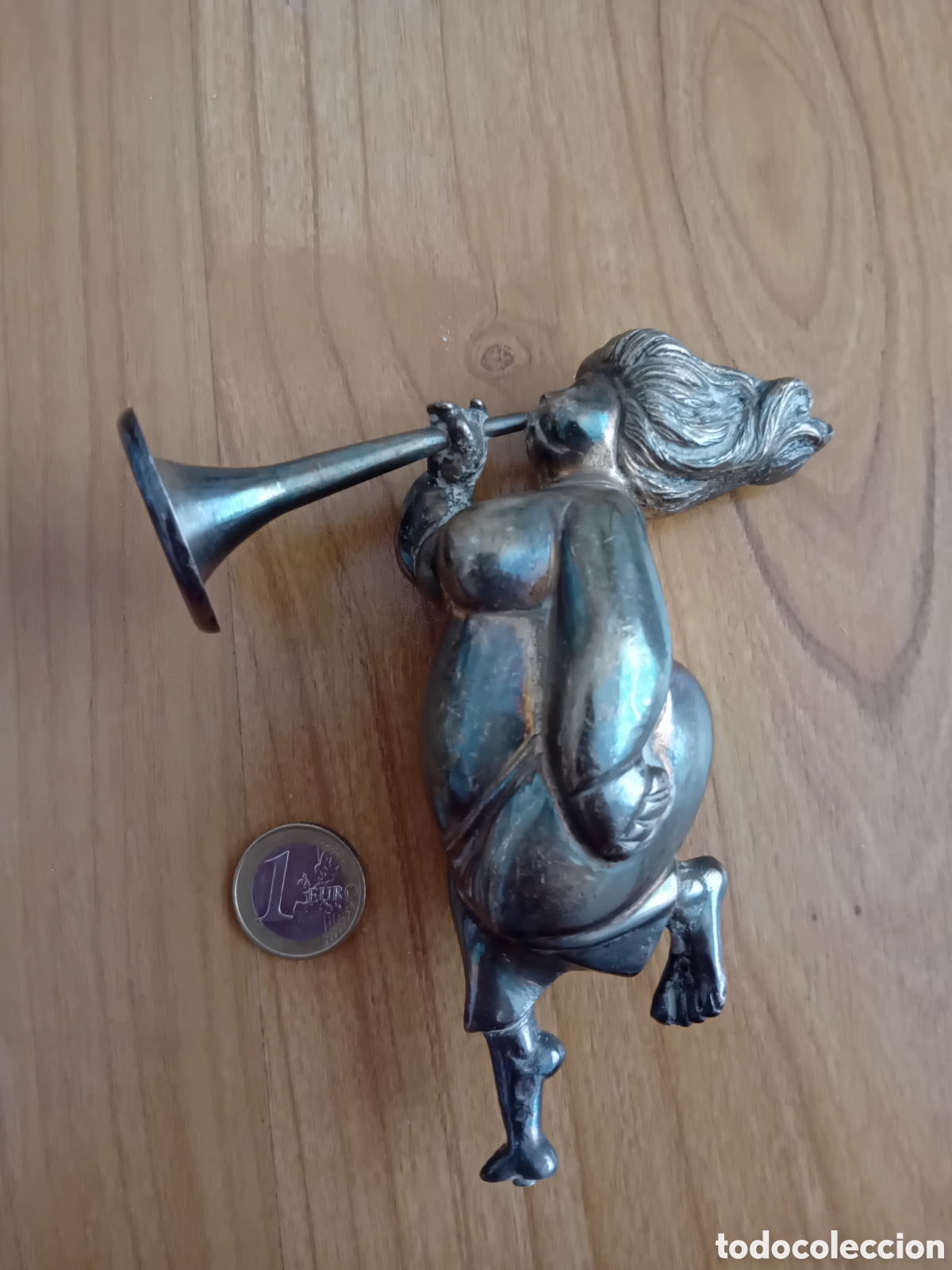Arte: FIGURA PLATEADA. DIOSA FAMA, DISE&Ntilde;ADA POR ANTONIO MINGOTE. METALICA Y PESADA. PREMIO AMPE