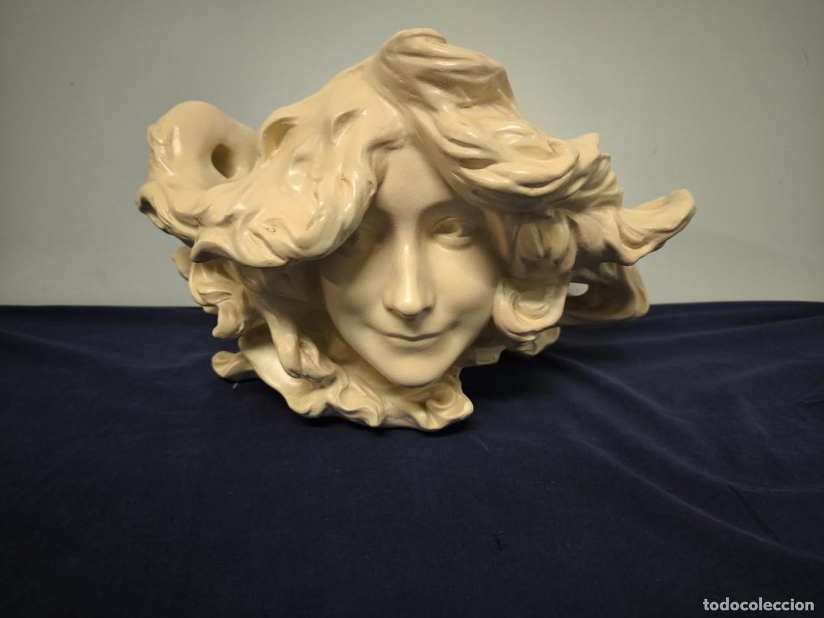Kunst: JARDINERA DE ESTILO MODERNISTA REALIZADA EN ESTUCO
