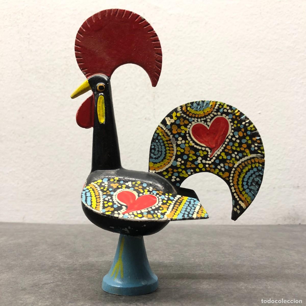 Arte: GALLO DE BARCELOS - ARTESANIA DE PORTUGAL - DE METAL DE FUNDICI&Oacute;N PINTADO - 18 X 13 CM / 503