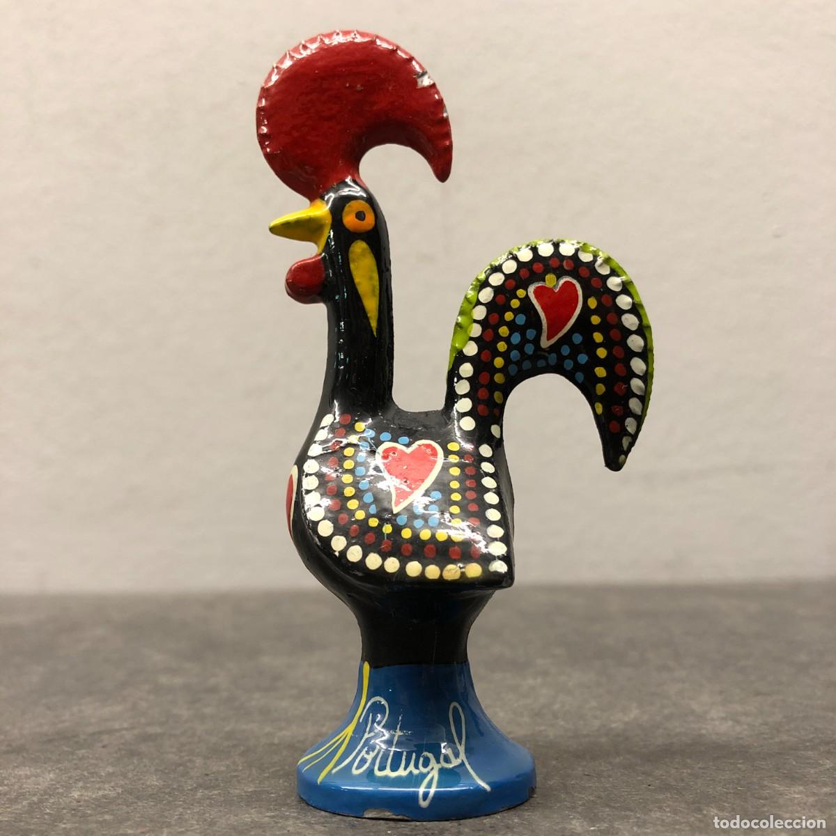 Arte: GALLO DE BARCELOS - ARTESANIA DE PORTUGAL - DE METAL DE FUNDICI&Oacute;N PINTADO - 11 X 6 CM / 508
