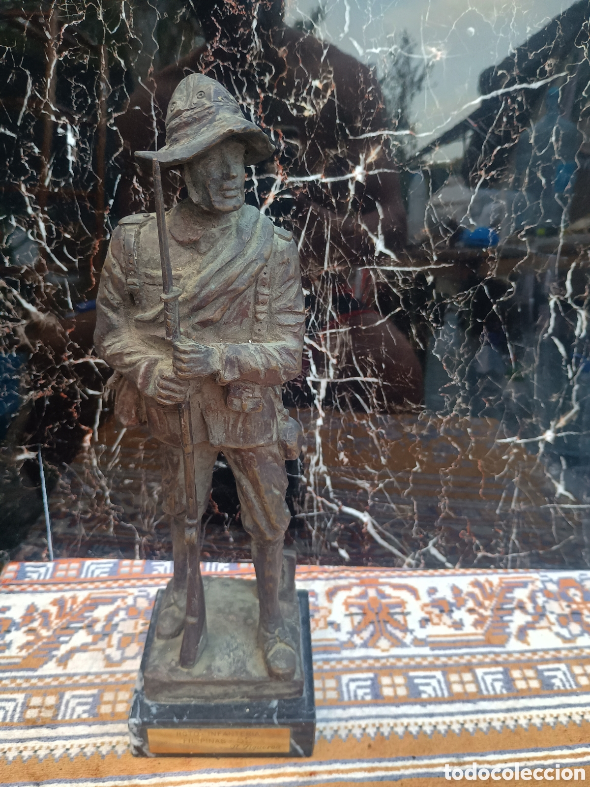 Arte: Escultura Militar &rdquo;Rgto. Infanter&iacute;a Filipinas 52&rdquo; - N. Figueroa