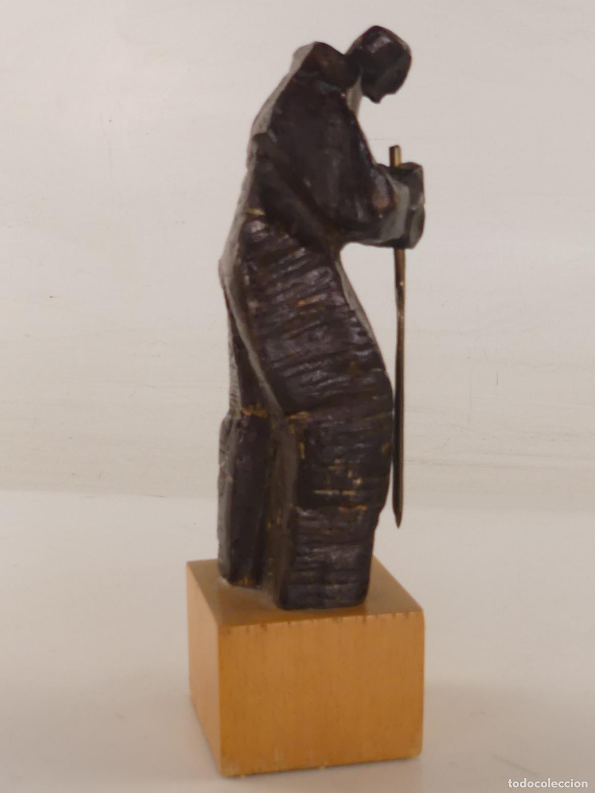Kunst: FIGURA ESCULTURA 75 ANIVERSARIO URTEURRENA 1907-1982