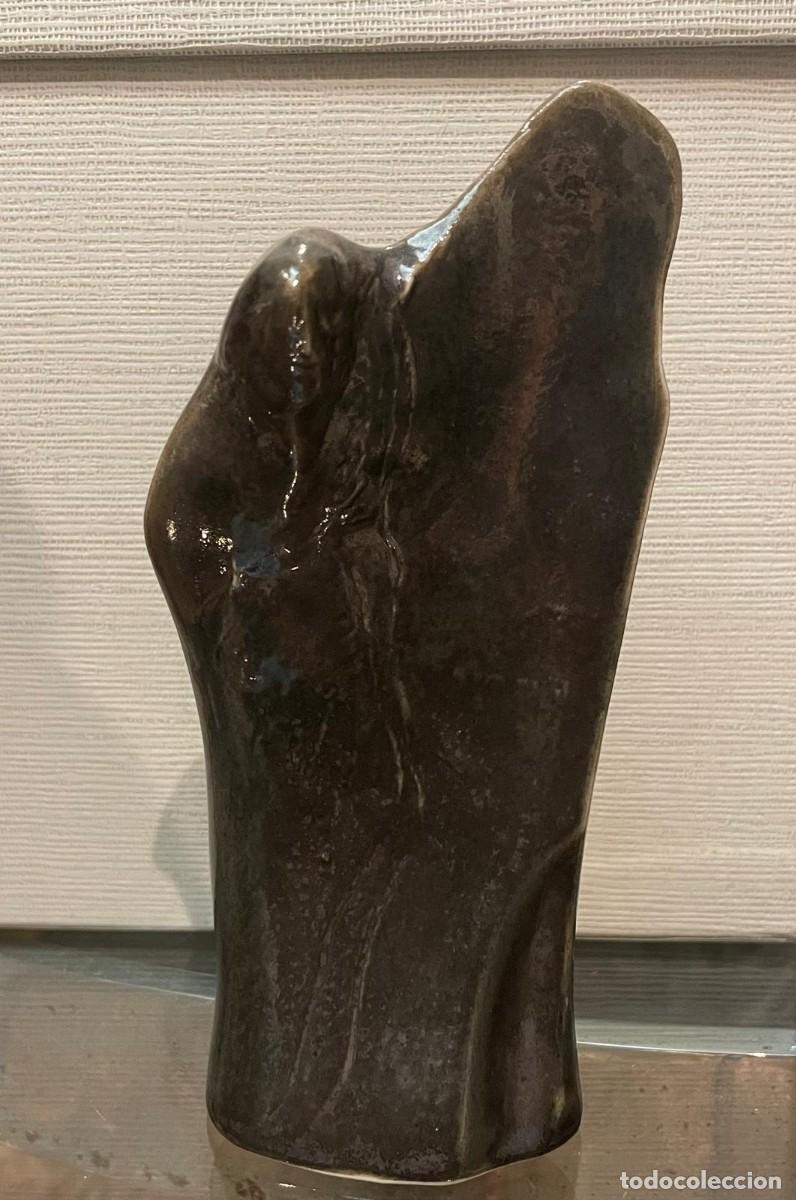 Art: Peque&ntilde;a escultura en cer&aacute;mica vidriada y esmaltada del artista gallego Acisclo Manzano (1940)