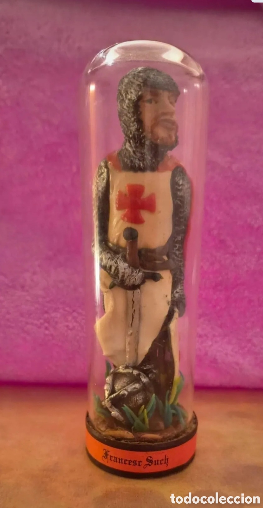 Art: Exclusiva Miniatura de Templario en Urna de Cristal - Escultura Francesc Such