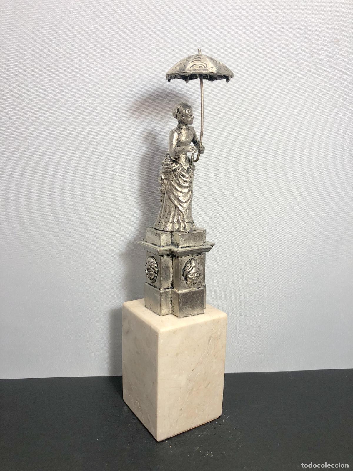 Arte: Dama del Paraguas de Barcelona- estatua SILVER 915 - marcas
