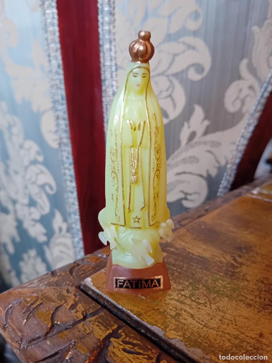 Arte: Virgen de F&aacute;tima se ve en la oscuridad realizada en pl&aacute;stico duro d&eacute;cada de los 70