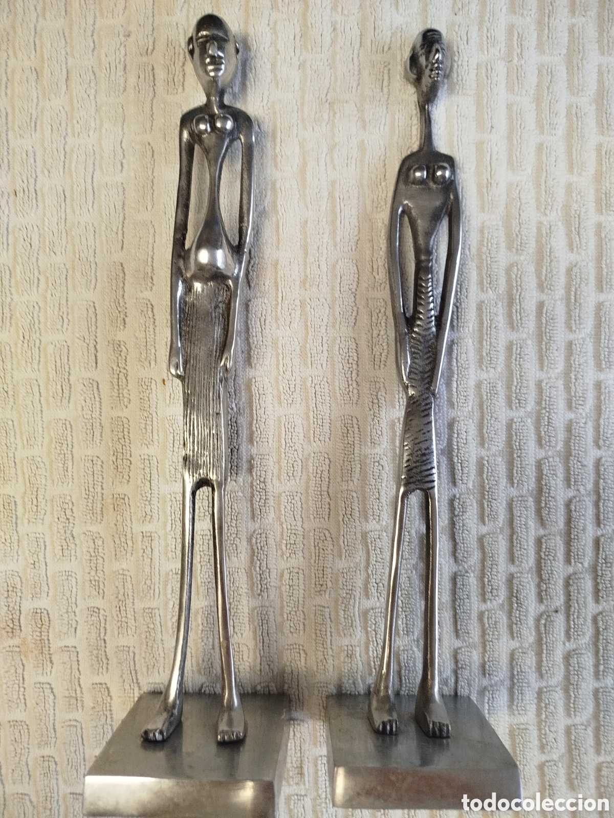 Arte: Esculturas de aluminio o zinc de personas africanos. Autor desconocido