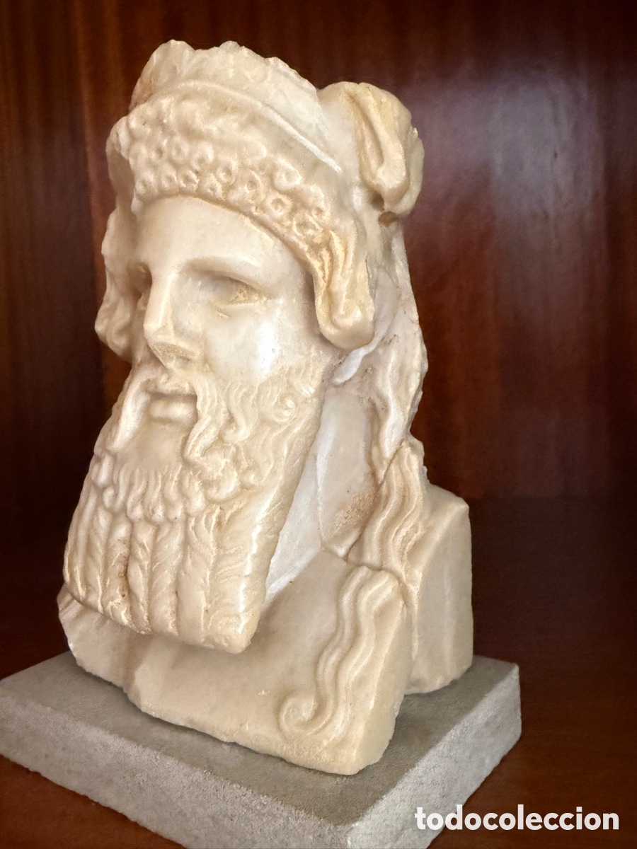 Arte: Busto griego de m&aacute;rmol