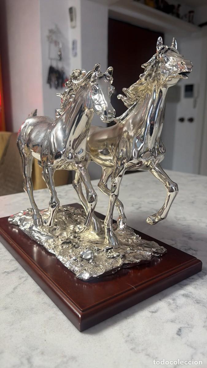 Arte: Figura de Caballos de Plata Laminada 925