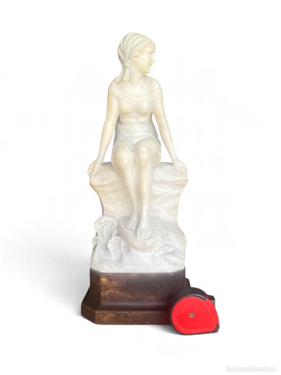 Art: GRAN ESCULTURA DE M&Aacute;RMOL MUJER SENTADA EN LAS ROCAS ESCUELA ITALIANA SIGLO XIX