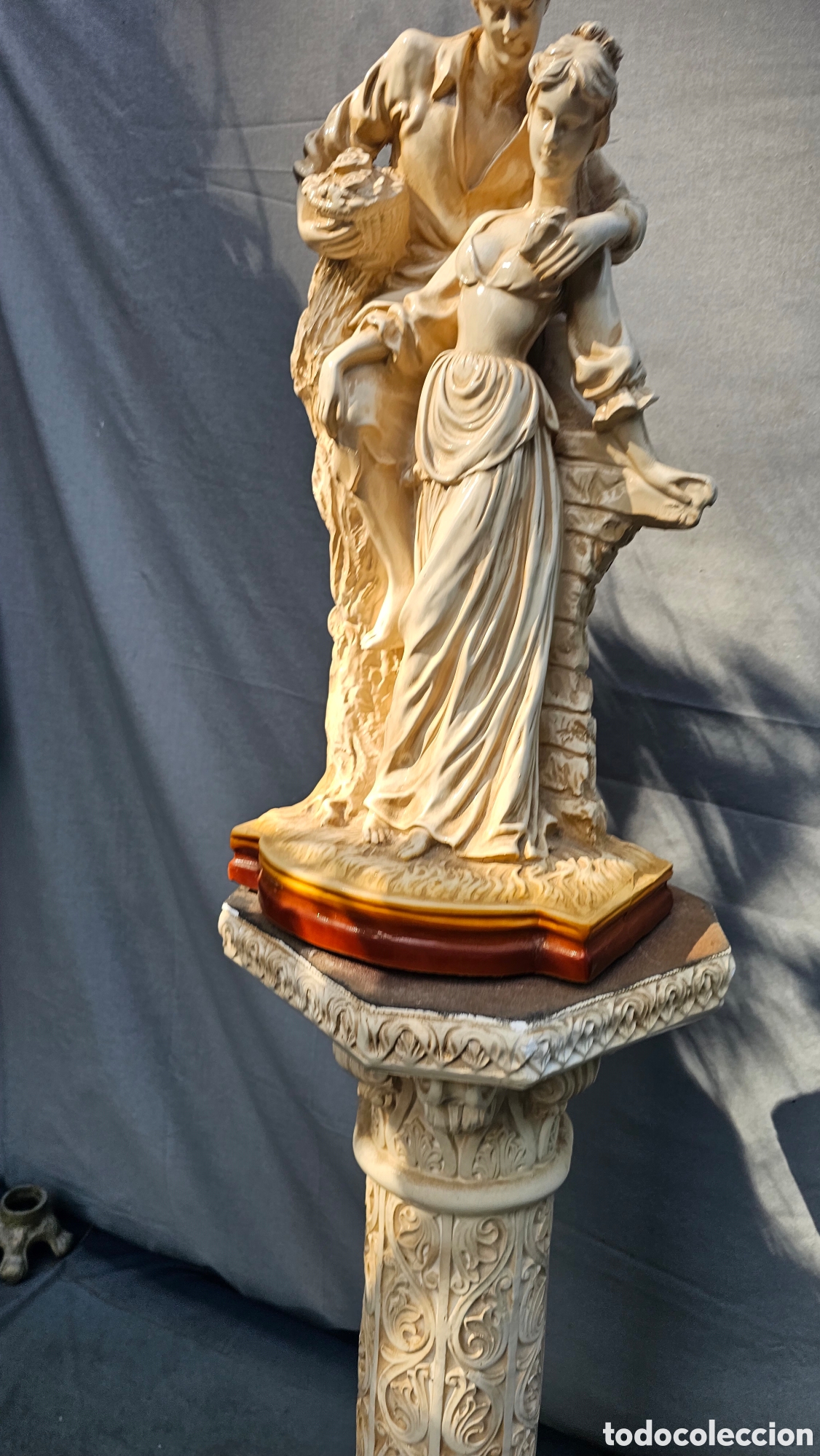 Arte: Columna con escultura - Foto 4