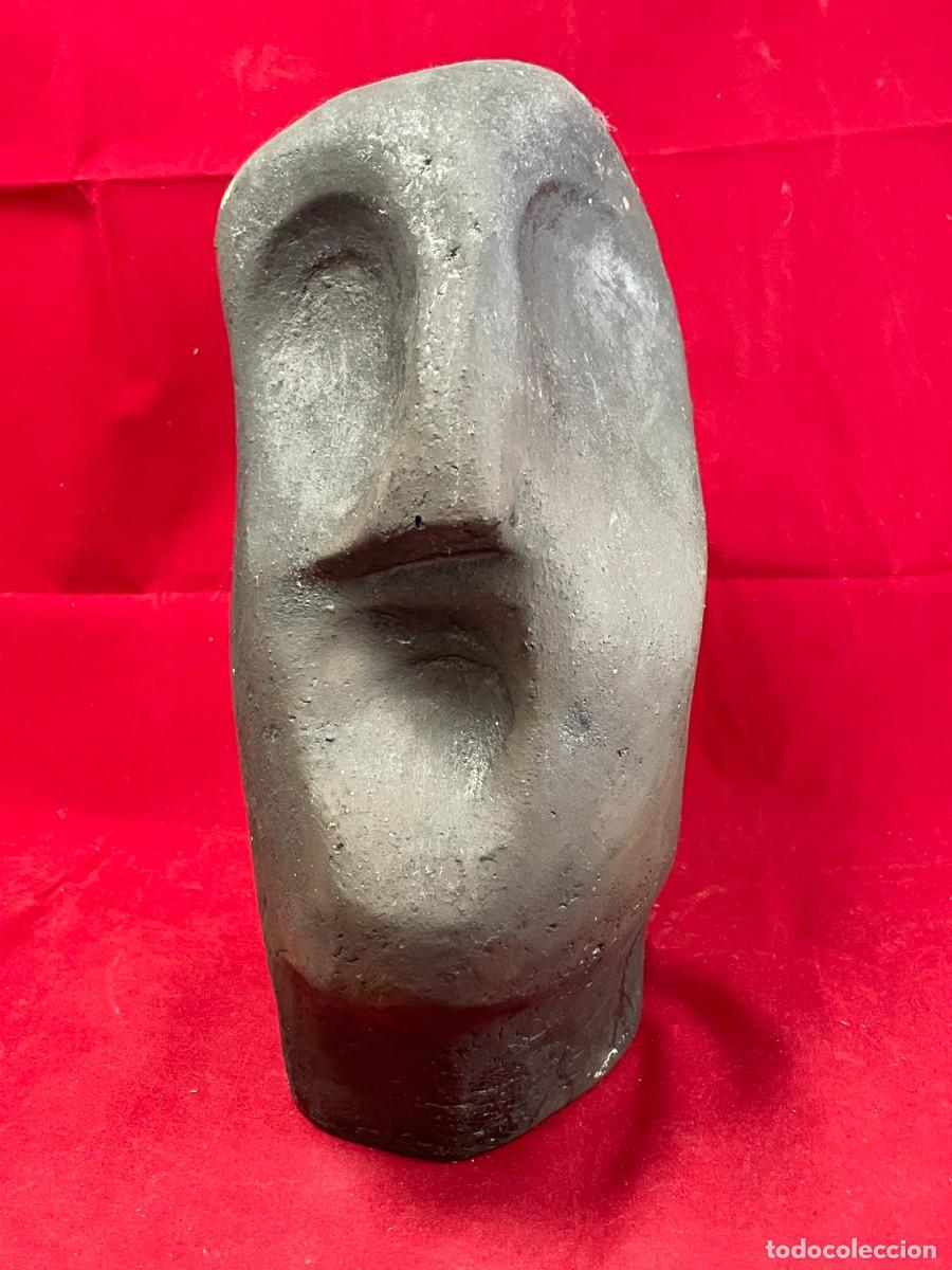 Arte: Jorge Oteiza (taller atribuido). Escultura Cabeza de ap&oacute;stol en gres refractario, a&ntilde;os 60, 31 cm