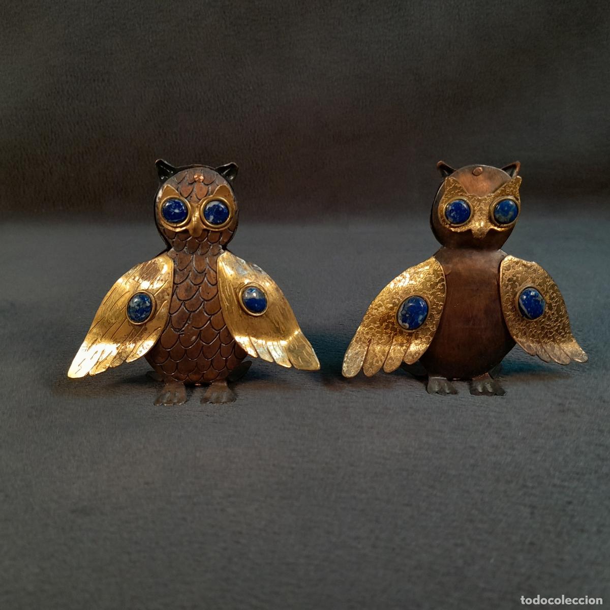 Arte: PAREJA DE BUHOS ESCULT&Oacute;RICOS EN COBRE Y LAT&Oacute;N CON APLICACIONES DE LAPISL&Aacute;ZULI. SIGLO XX.