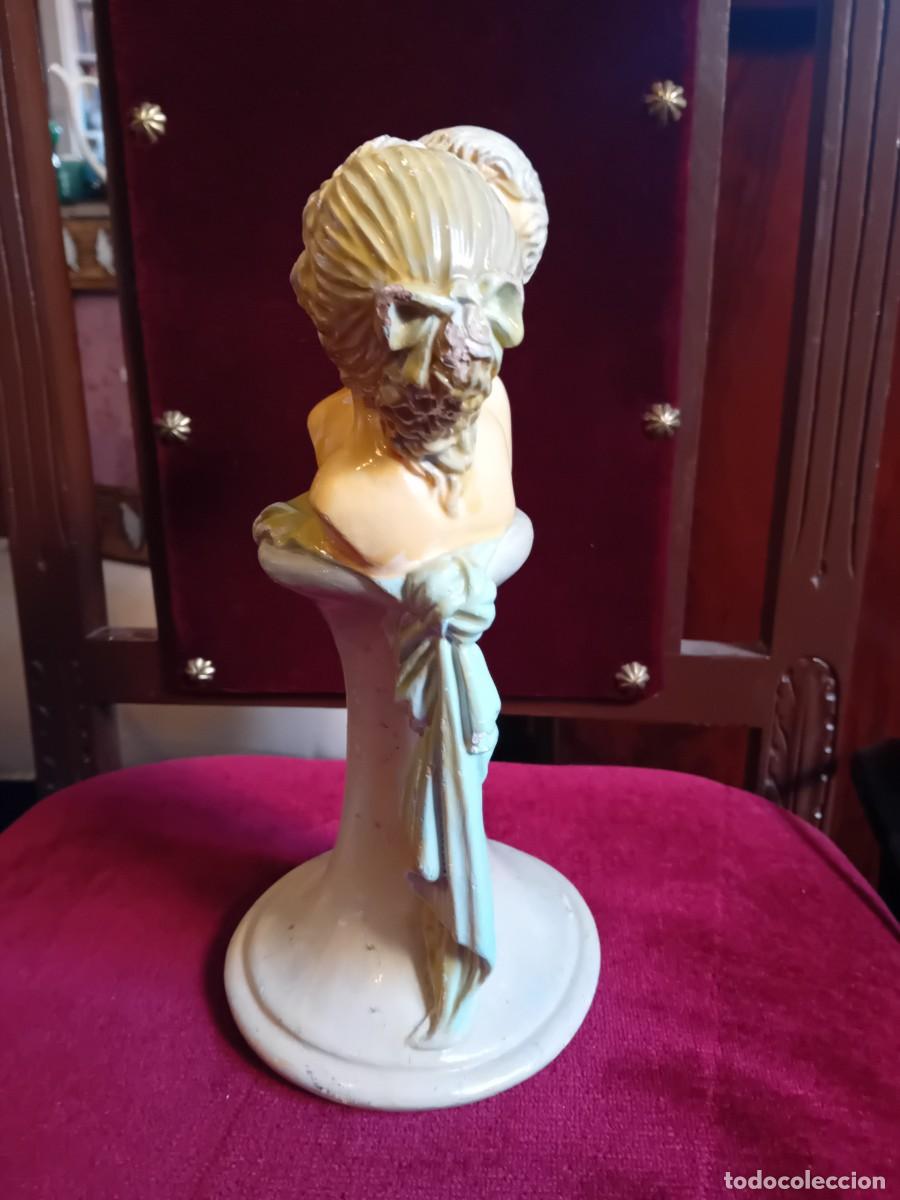 Arte: Bustos de enamorados en pedestal - Foto 5