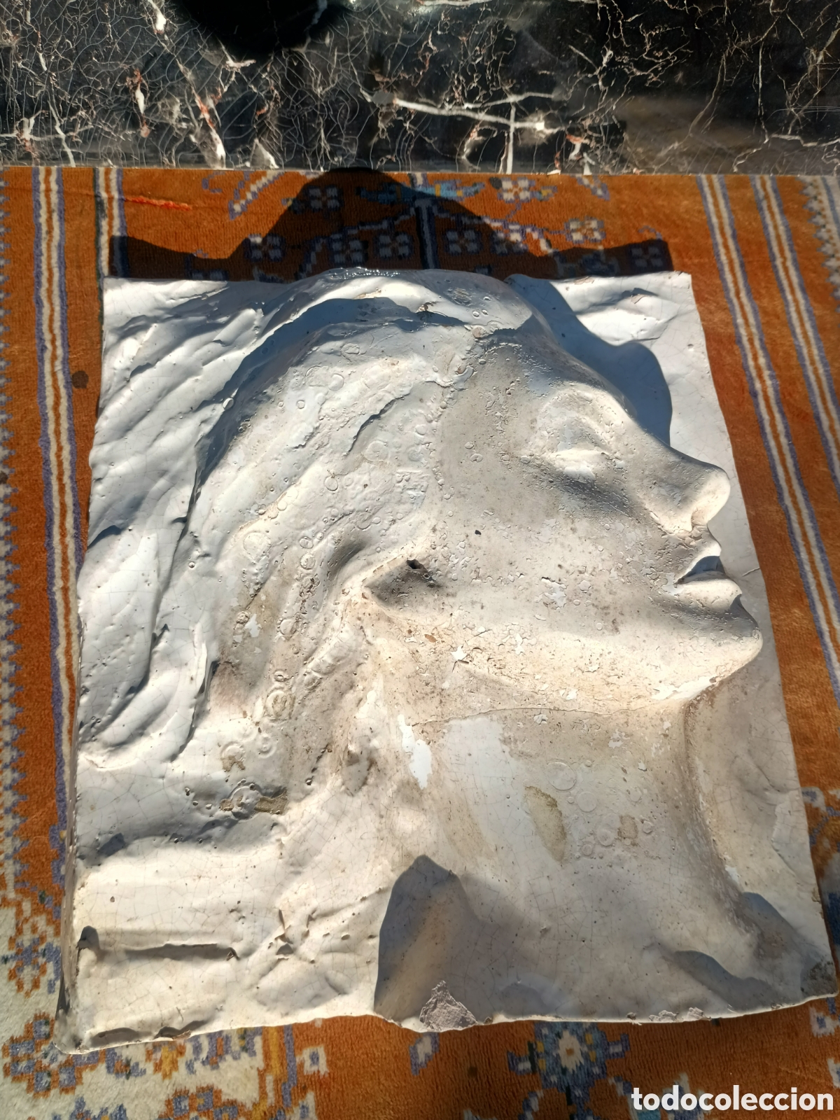 Arte: Escultura rostro de mujer