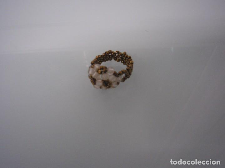 Artesan&iacute;a: Anillo de abalorios de color dorado y transparentes - Adaptable - Foto 1