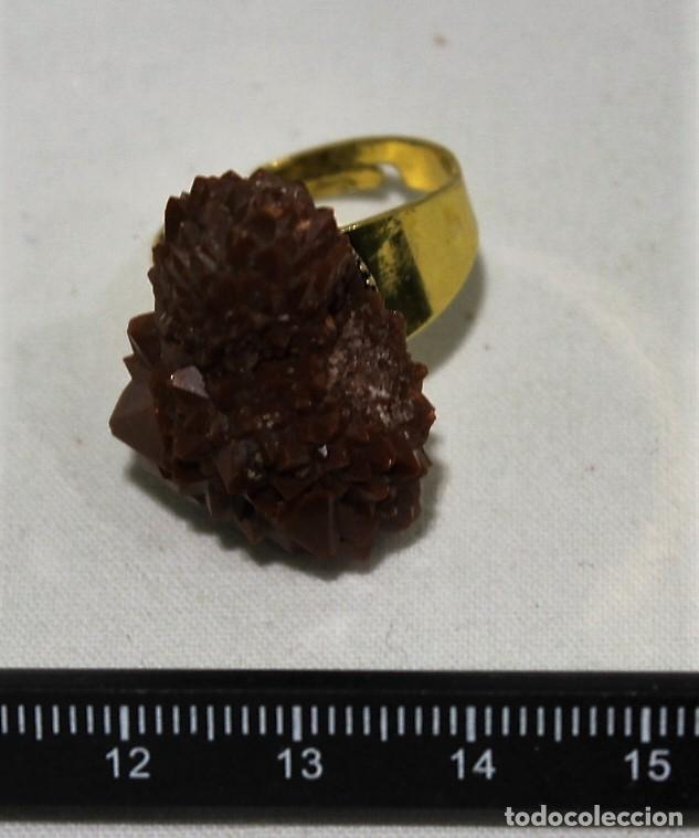 Artesan&iacute;a: Anillo de Jacinto de compostela engarzada en anillo adaptable dorado. - Foto 1