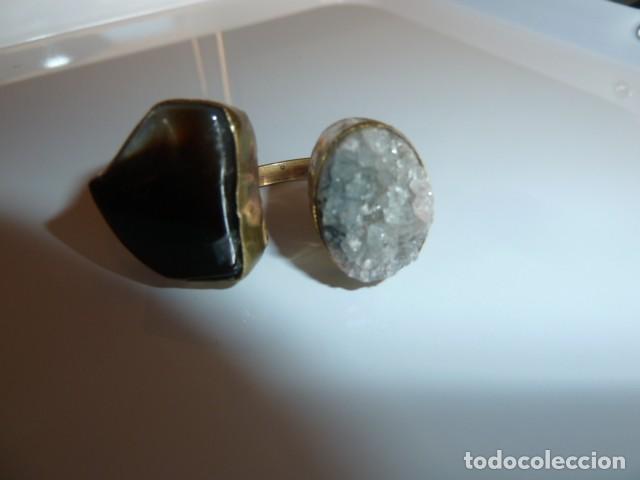 Artesan&iacute;a: Original anillo en metal y piedra. - Foto 4