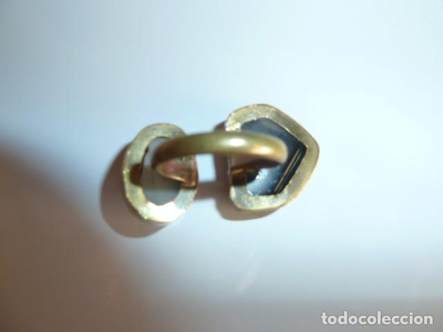 Artesan&iacute;a: Original anillo en metal y piedra. - Foto 6
