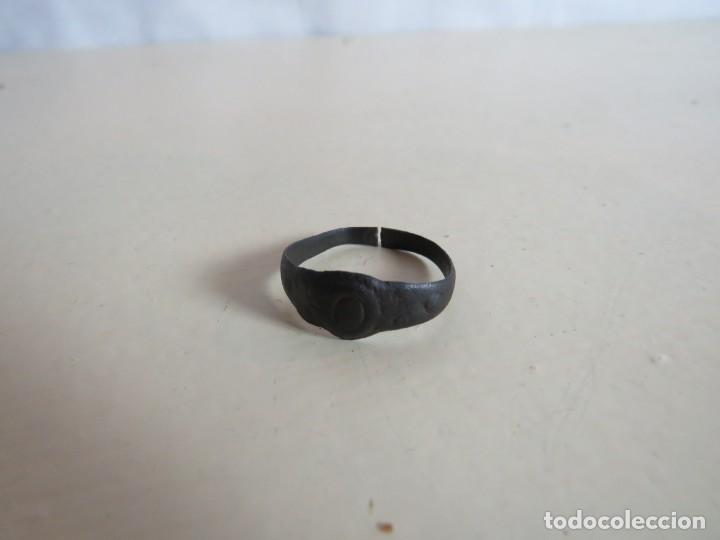 Artesan&iacute;a: Anillo de &eacute;poca medieval en bronce - Foto 1