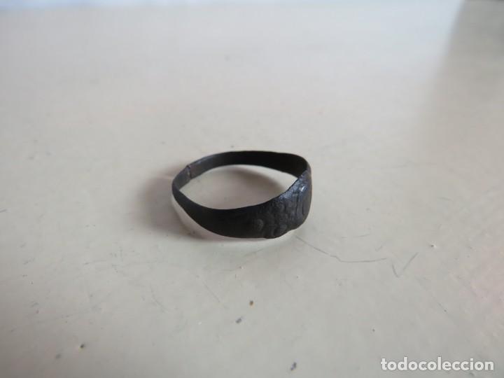 Artesan&iacute;a: Anillo de &eacute;poca medieval en bronce - Foto 2