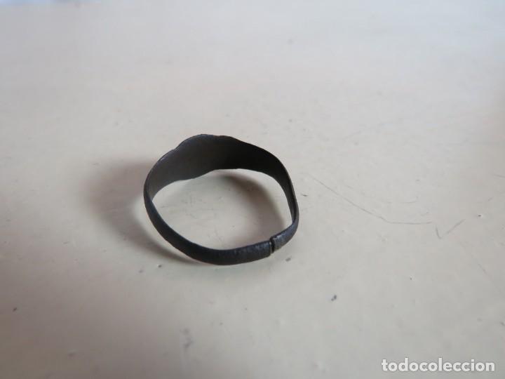 Artesan&iacute;a: Anillo de &eacute;poca medieval en bronce - Foto 3
