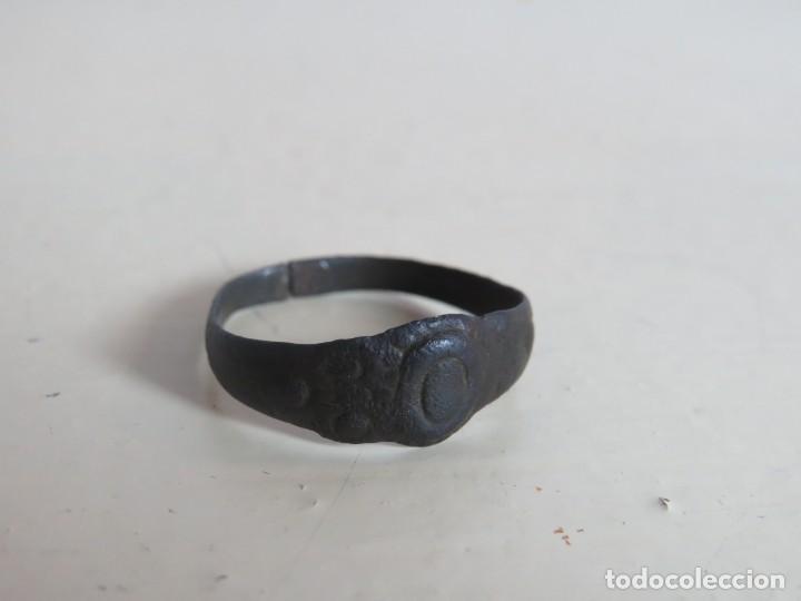 Artesan&iacute;a: Anillo de &eacute;poca medieval en bronce - Foto 4