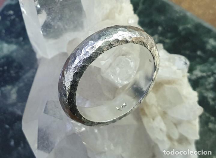 Artesan&iacute;a: Anillo de Plata con textura Martel&eacute; - Foto 3